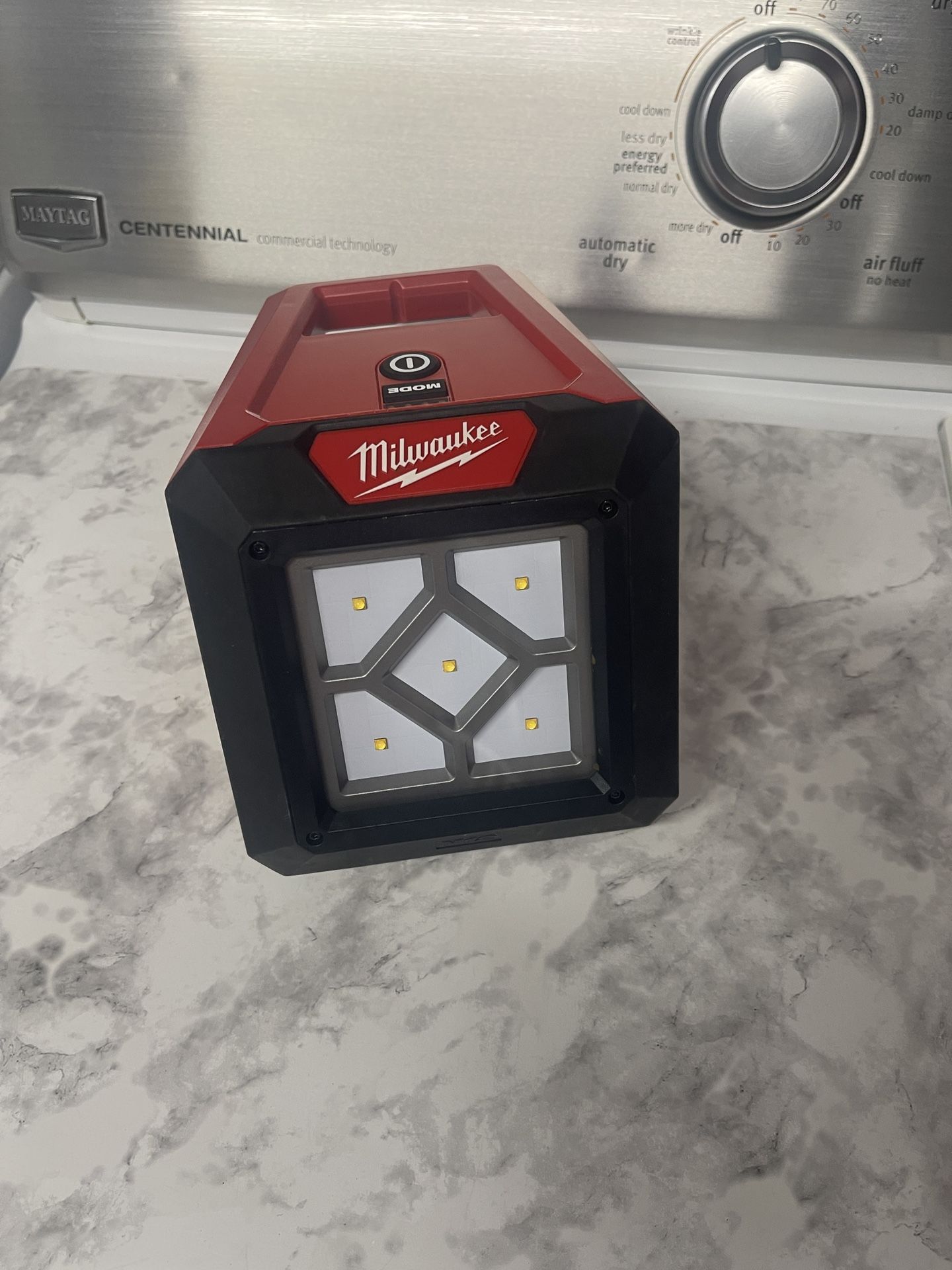 Milwaukee M12 12-Volt 1000 Lumens Lithium-lon Cordless Rover LED Compact Flood Light (Tool-Only)