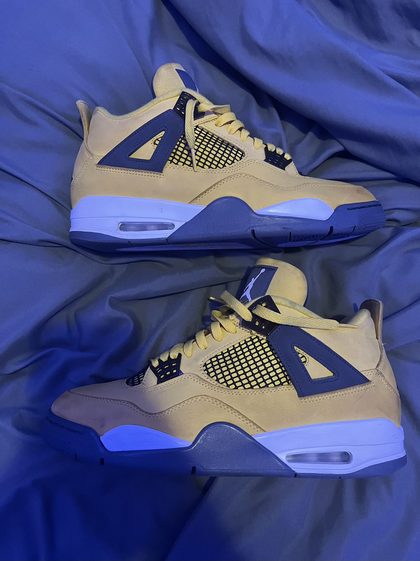 Jordan 4 Lightning