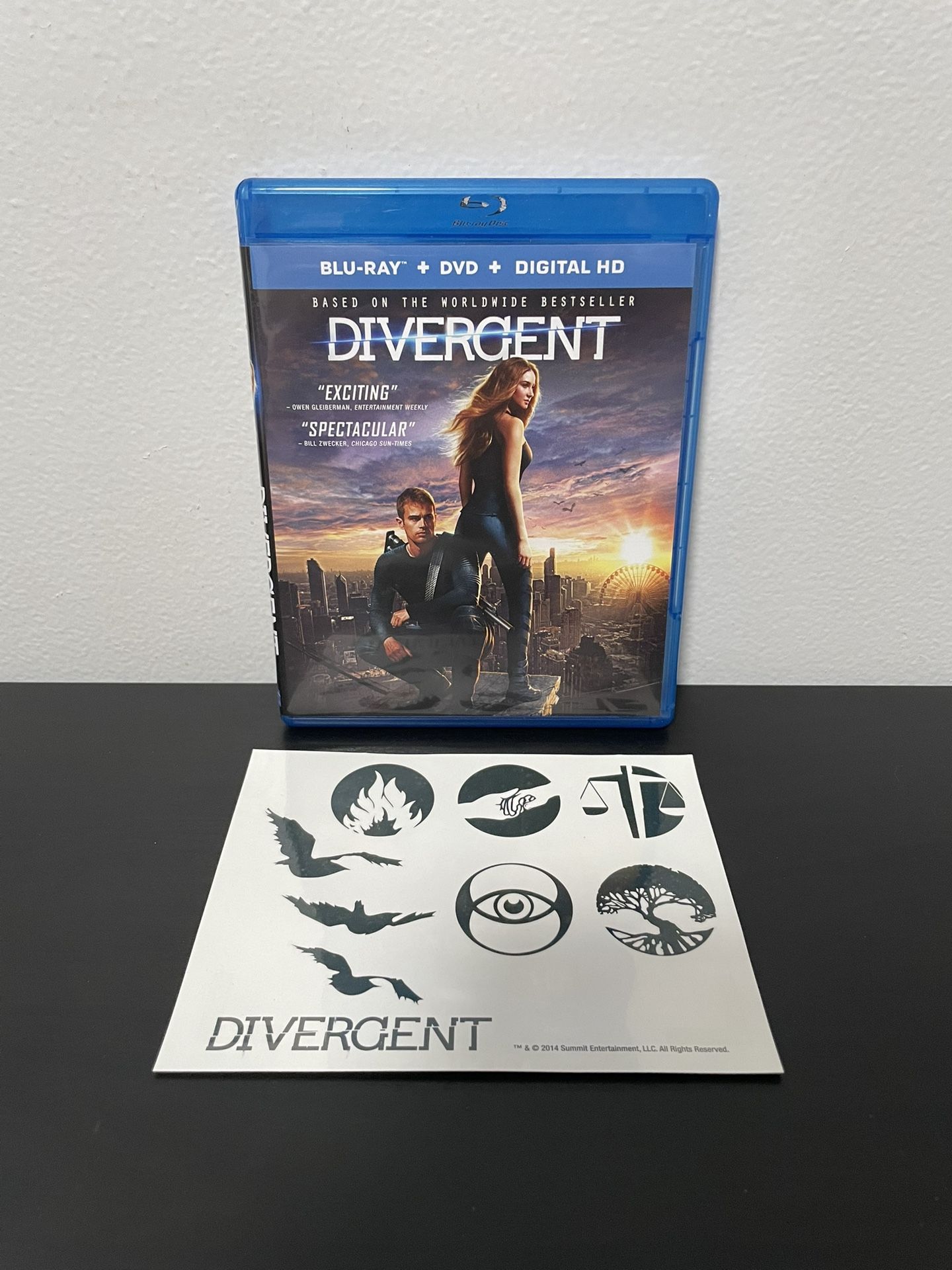 Divergent Blu-Ray DVD 2 Disc Combo w/ Temporary Tattoo Set Shailene Woodley 2014