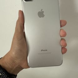 Apple iPhone 7 Plus Silver / White 128 GB, No Cracks, Unlocked For Any Carrier, Comes With Charger And Black Case. 