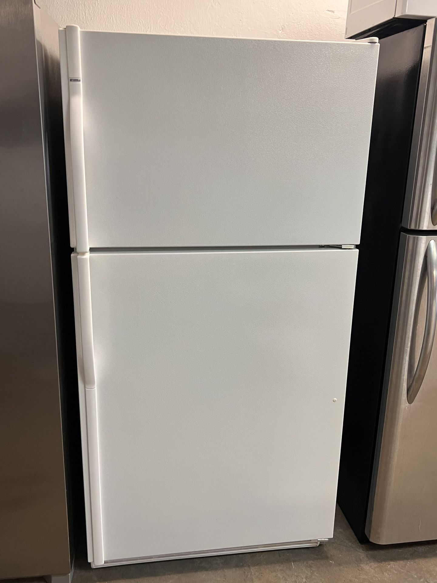 Top Freezer 33” Wide Used Refrigerator White 
