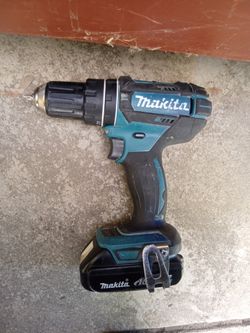 Mikita drill with I small battery