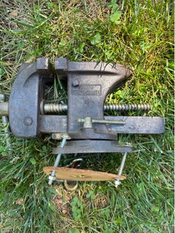 VINTAGE WARDS DELUXE QUALITY ANVIL BENCH VISE MODEL V112 W/ SWIVEL BASE MALLEABLE IRON