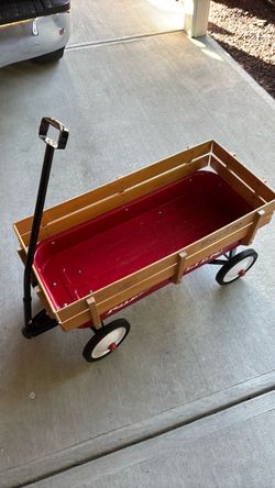 Radio Flyer Travler Wagon