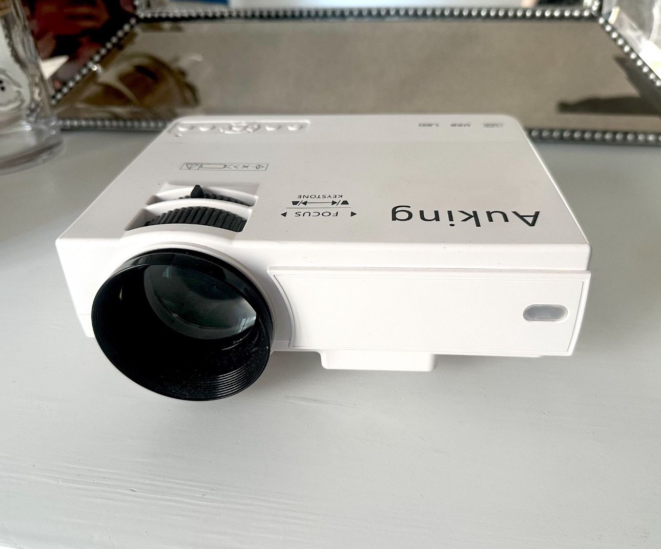 White Mini Projector 