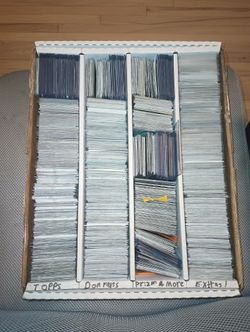 GIANT SOCCER CARD LOT 1,500-600 CARDS