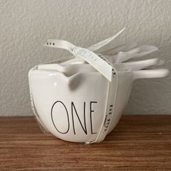 Rae Dunn White Measuring Cups With Handle