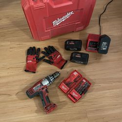 POWER DRILL w/18V CHARGER /CASE
