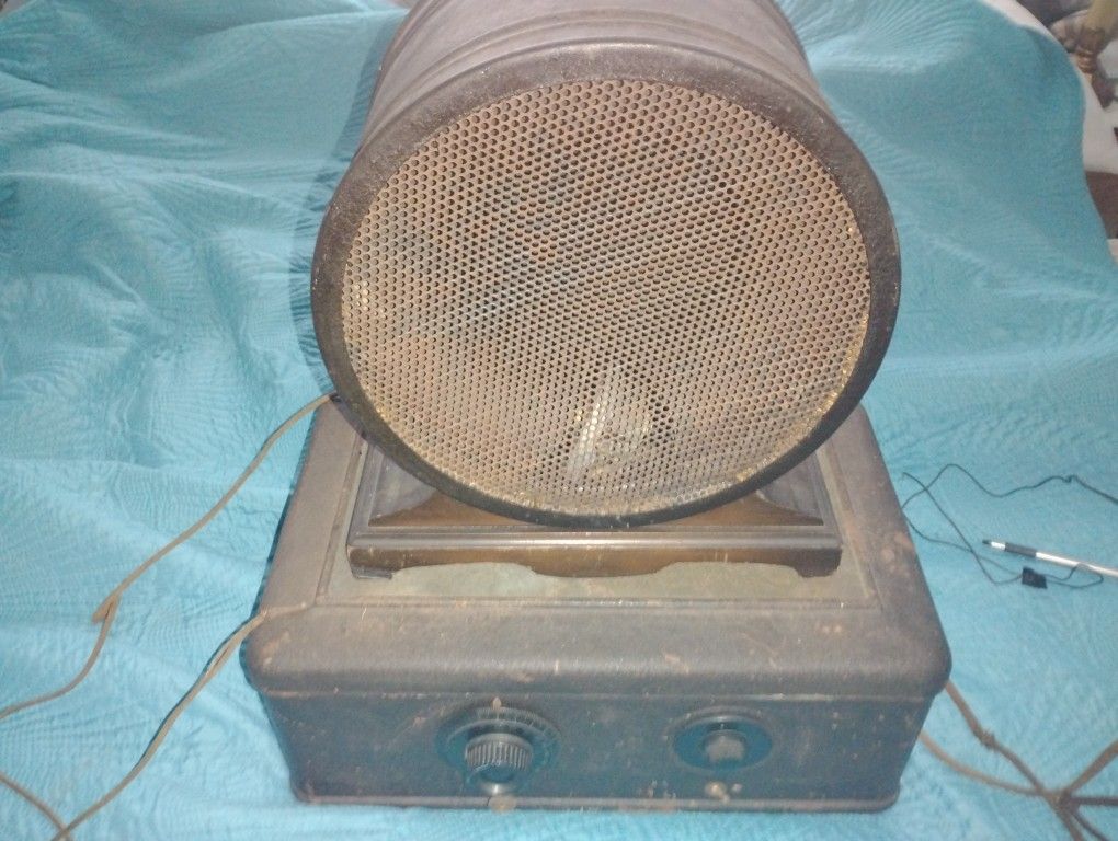 Atwater Kent 7 Tube Model 40 Radio 1929 With Rare Temple Pedestal Speaker