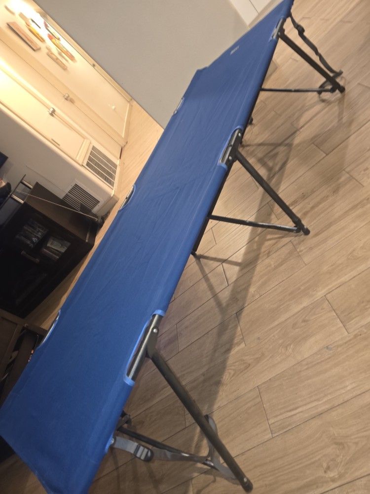 REI FOLDING COT