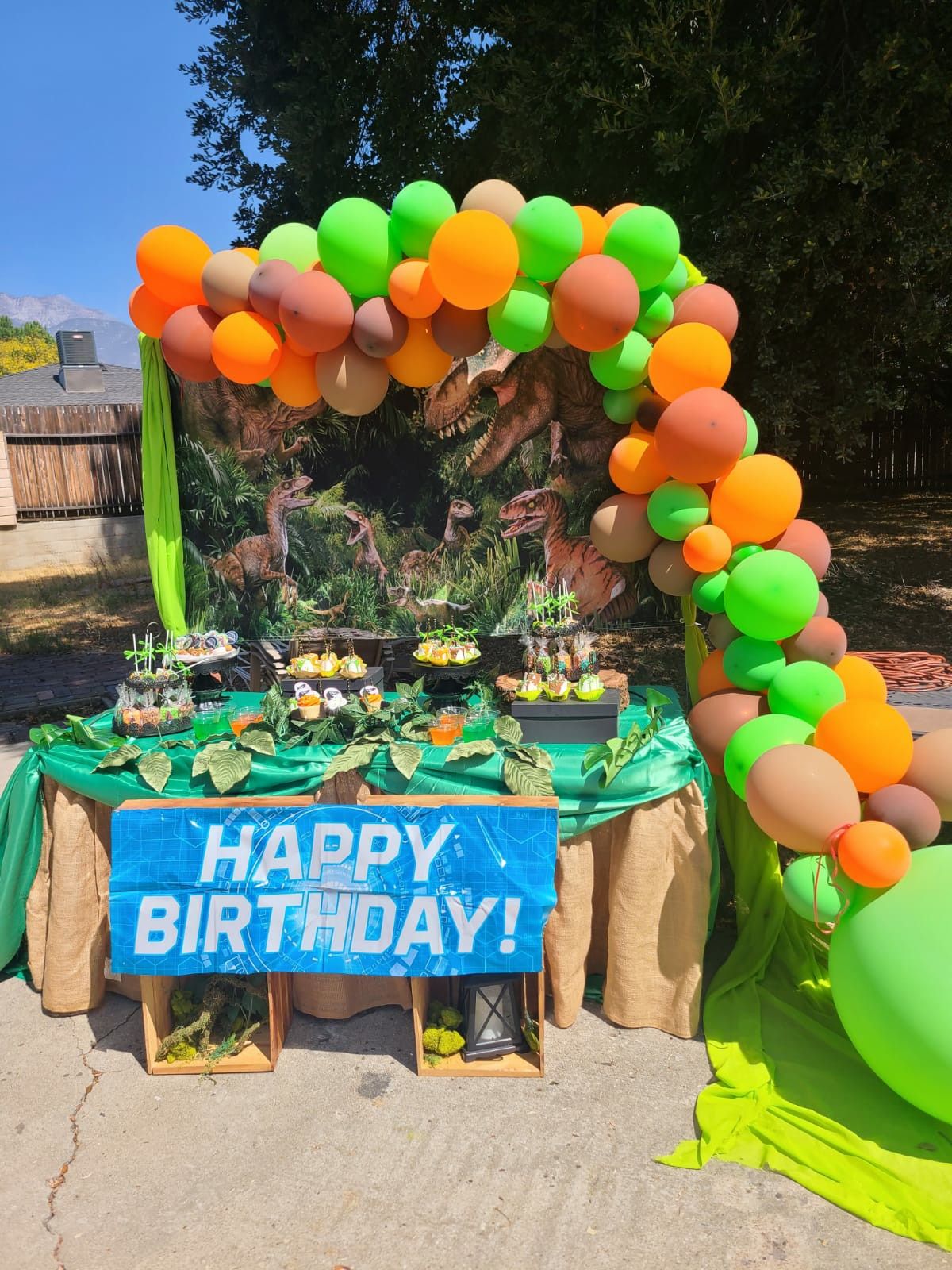 Candy table jurassic park party decoration