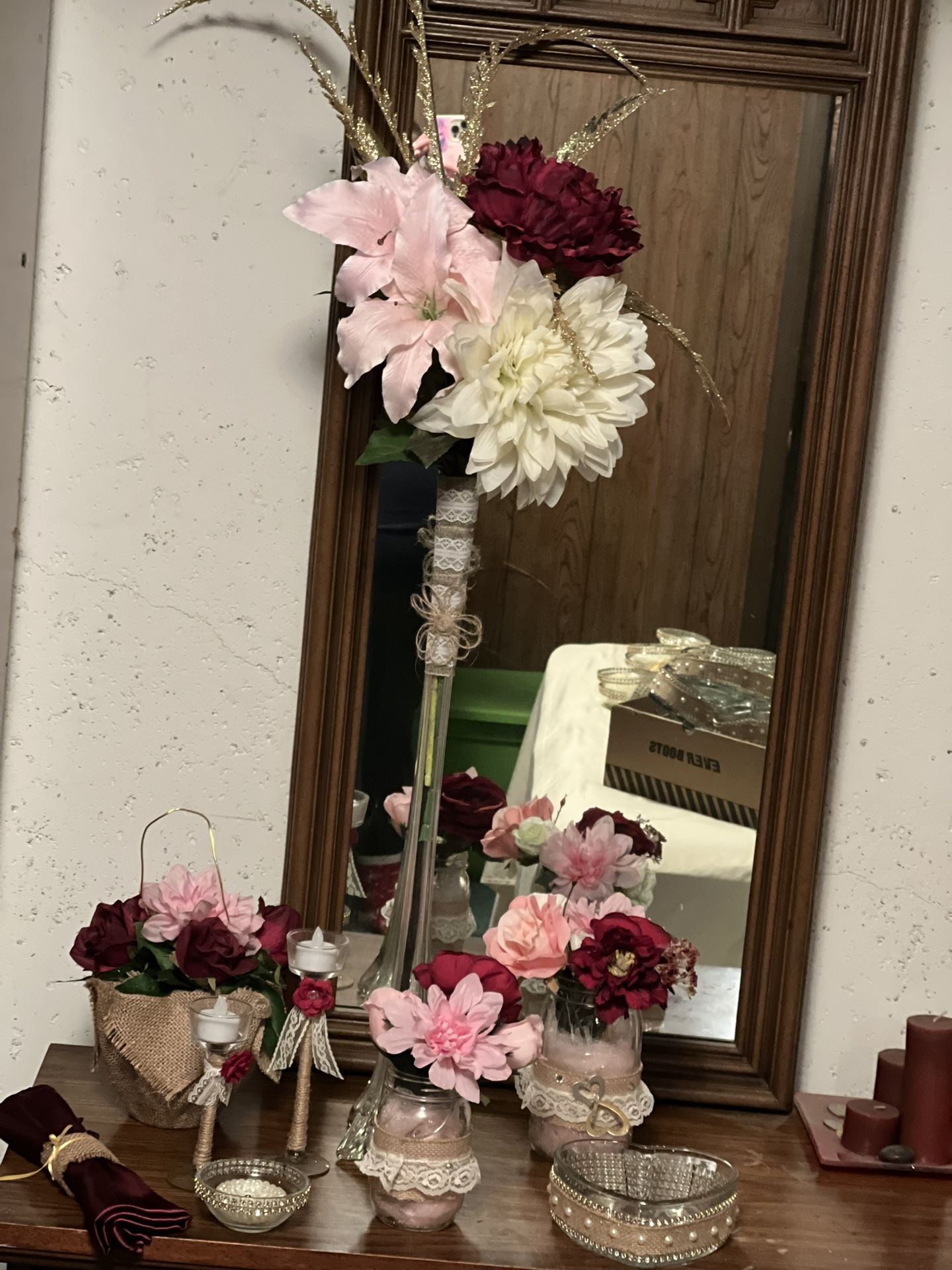 Maroon/pink Wedding Decor