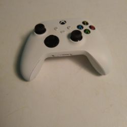 White Xbox Series S Controller