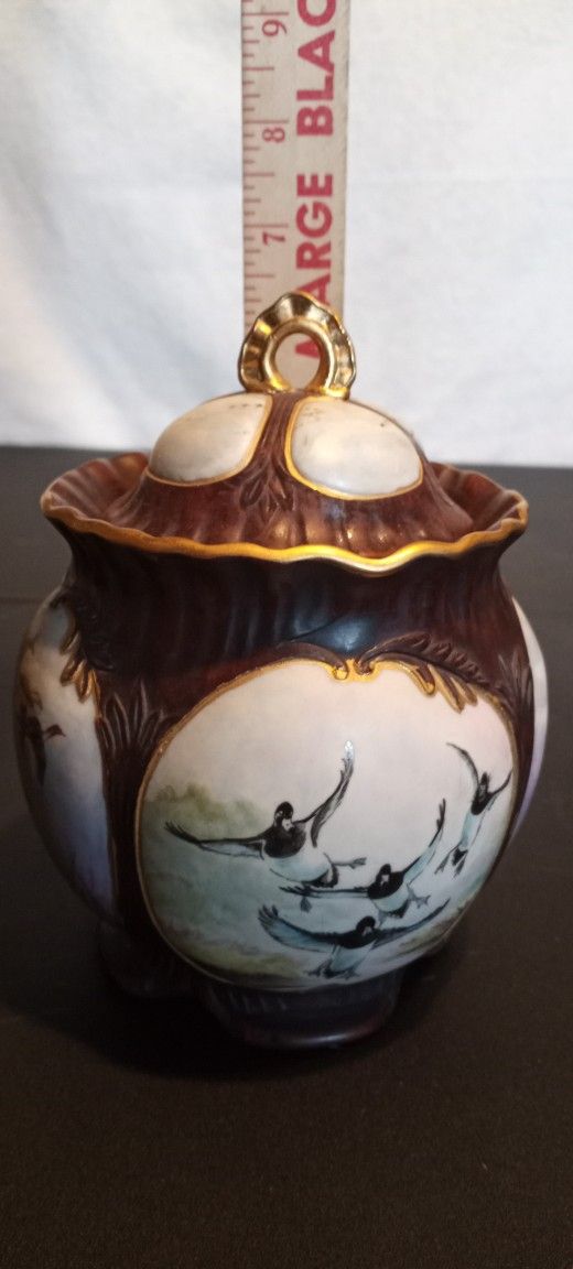 Vintage birds in flight decorative porcelain lidded jar