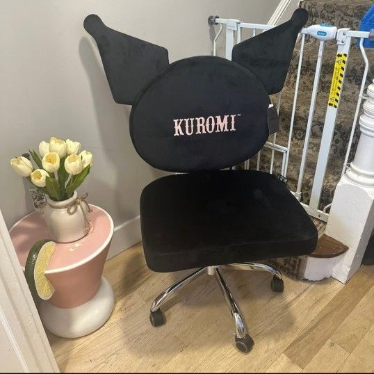 Hello Kitty New Chairs