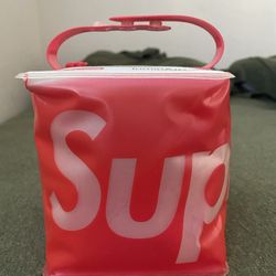 Supreme Packable Light 
