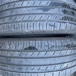 Tire  235-60-18 Michelin 