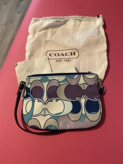 Original Coach Wristlet ♦️New