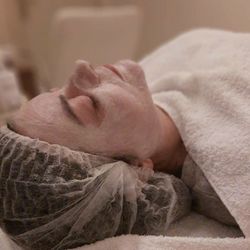 FACIALS/ PAPAYA ENZYME EXFOLIATION