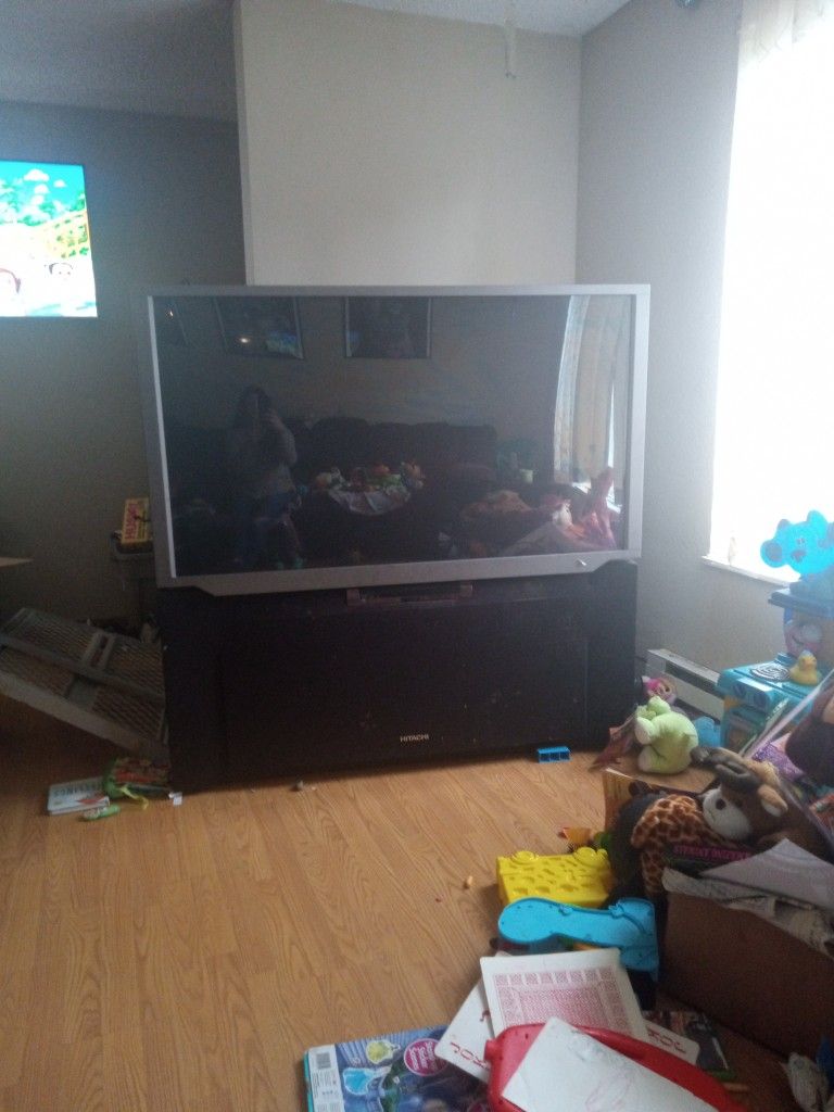 Free Hitachi Projection TV 56 Inch