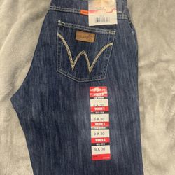 NWT Women’s Wrangler FR 9x30