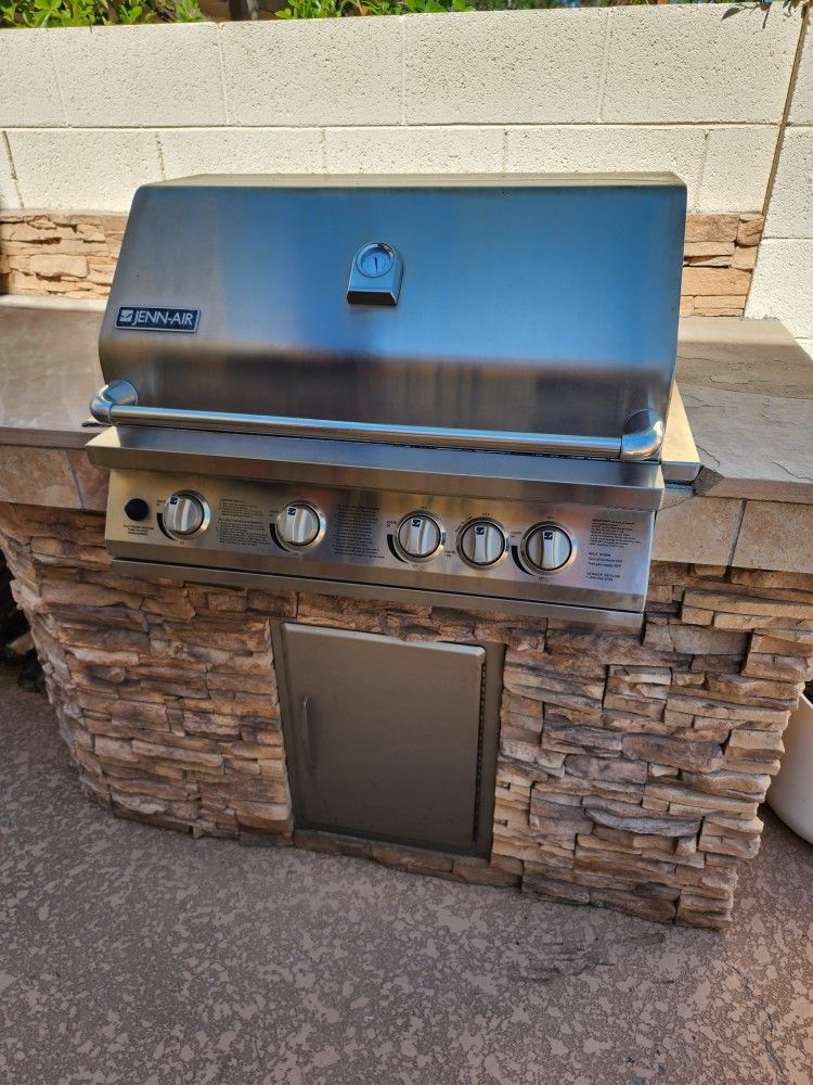 JennAir Builtin Gas Grill for Sale in Tempe, AZ OfferUp