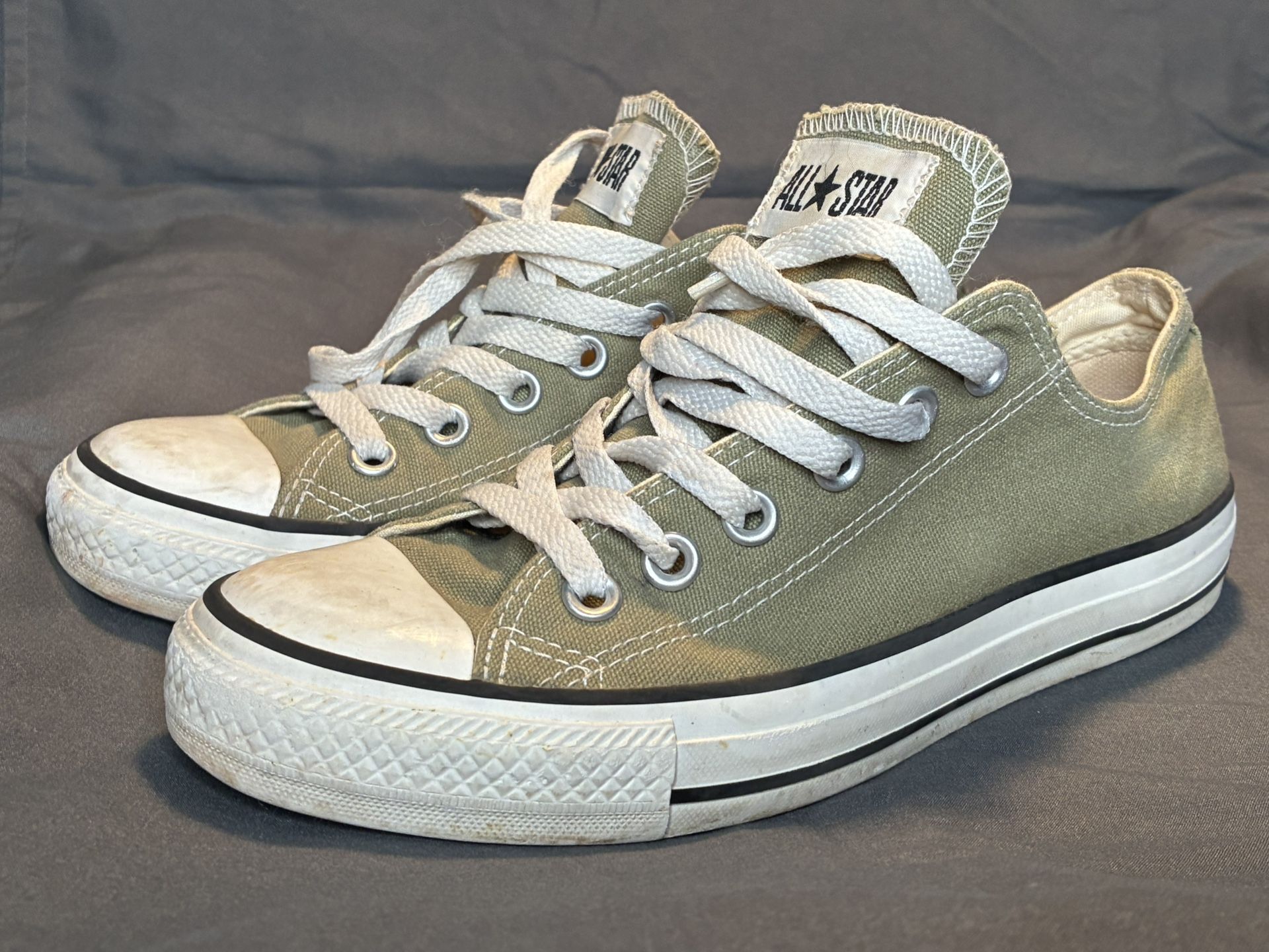 Converse All Star 5 low top sneaker, unisex, Size 5M/7F