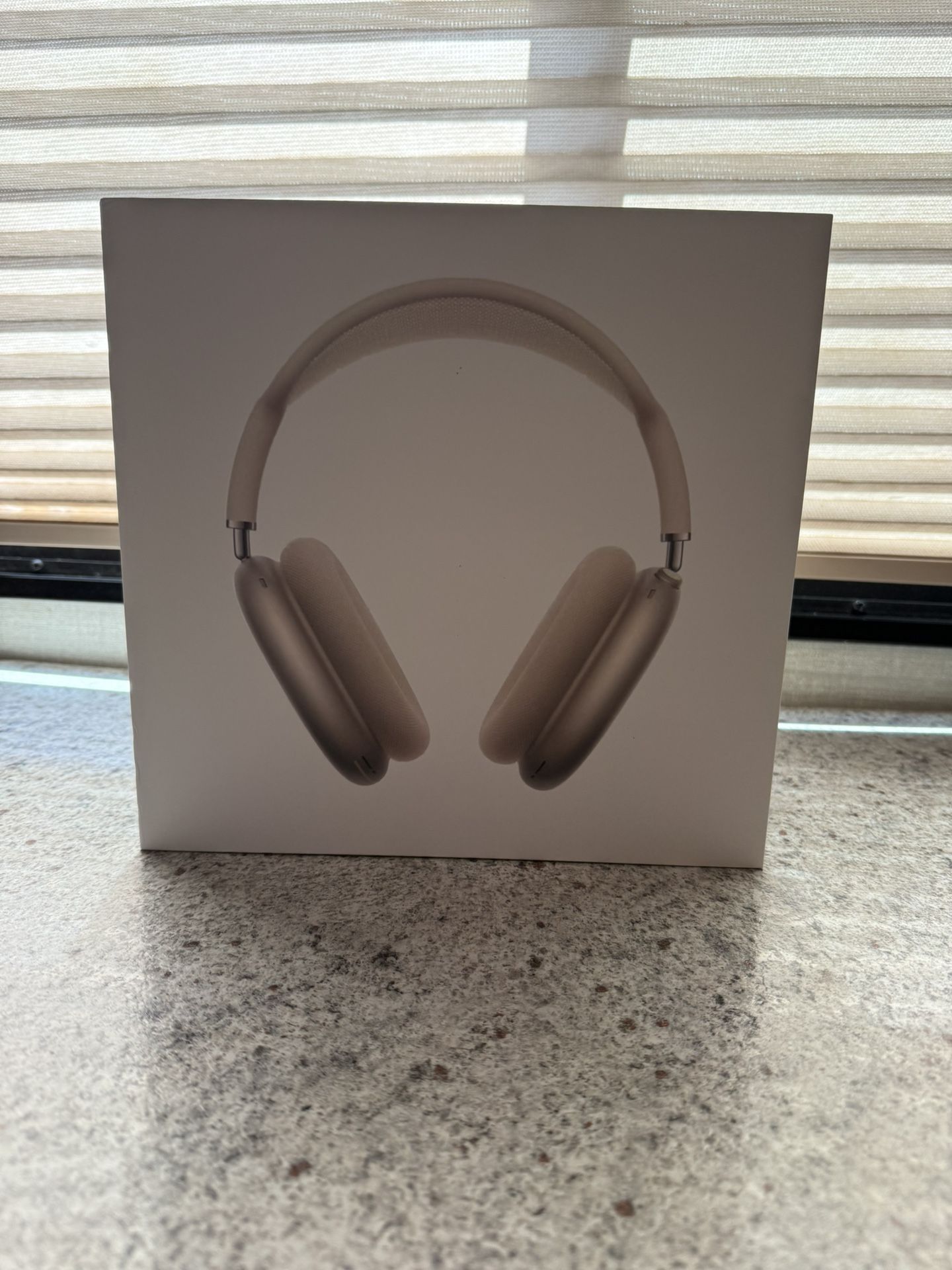Apple AirPod Max Starlight