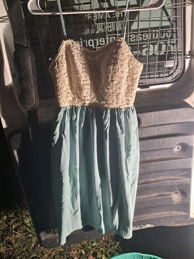 Women's Clothes 