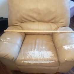 FREE Rocker Recliner (2pcs)