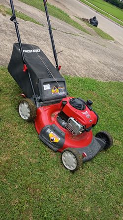 Troy bilt lawnmower  like  new