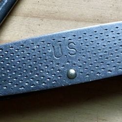 VINTAGE U.S MILITARY 1978 POCKET KNIVE 25$ FIRM