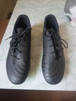 Soccer cleats