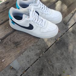 Nikes Air Force Size 11