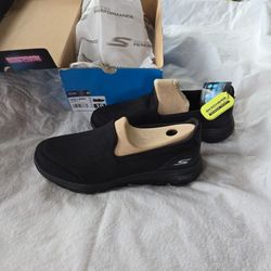 Sketchers Go Walk