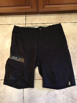 Men’s Salty Crew Shorts Size 30