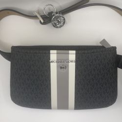Brand New Michael Kors Crossbody Bag – Stylish Logo Design