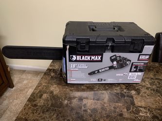 18” Gas chainsaw brand new in the box with hard case