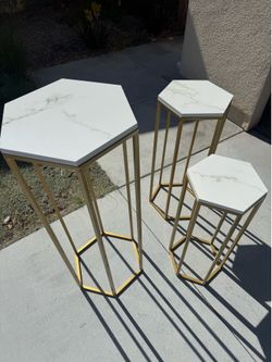 Cylinder party stand set of 3 gold