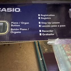 Casio WK-220 Electronic Keyboard 