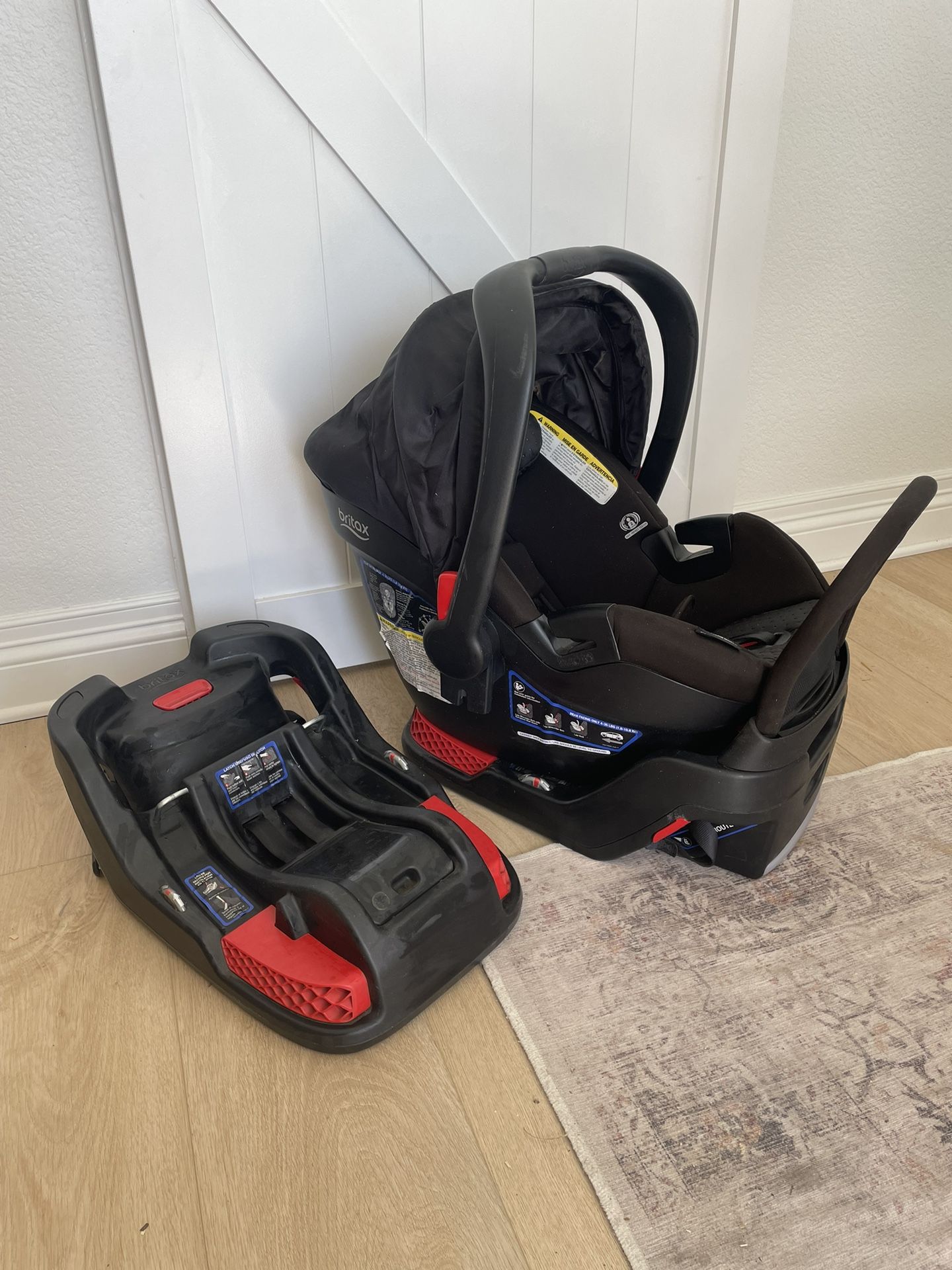 Britax Infant Car Seat And Two Bases Exp Date 9/2024 for Sale in Poway