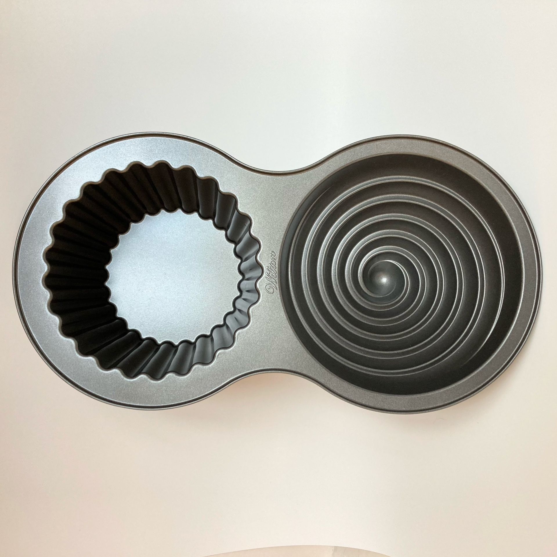 Wilton Dimensions Giant Cupcake Cake Pan