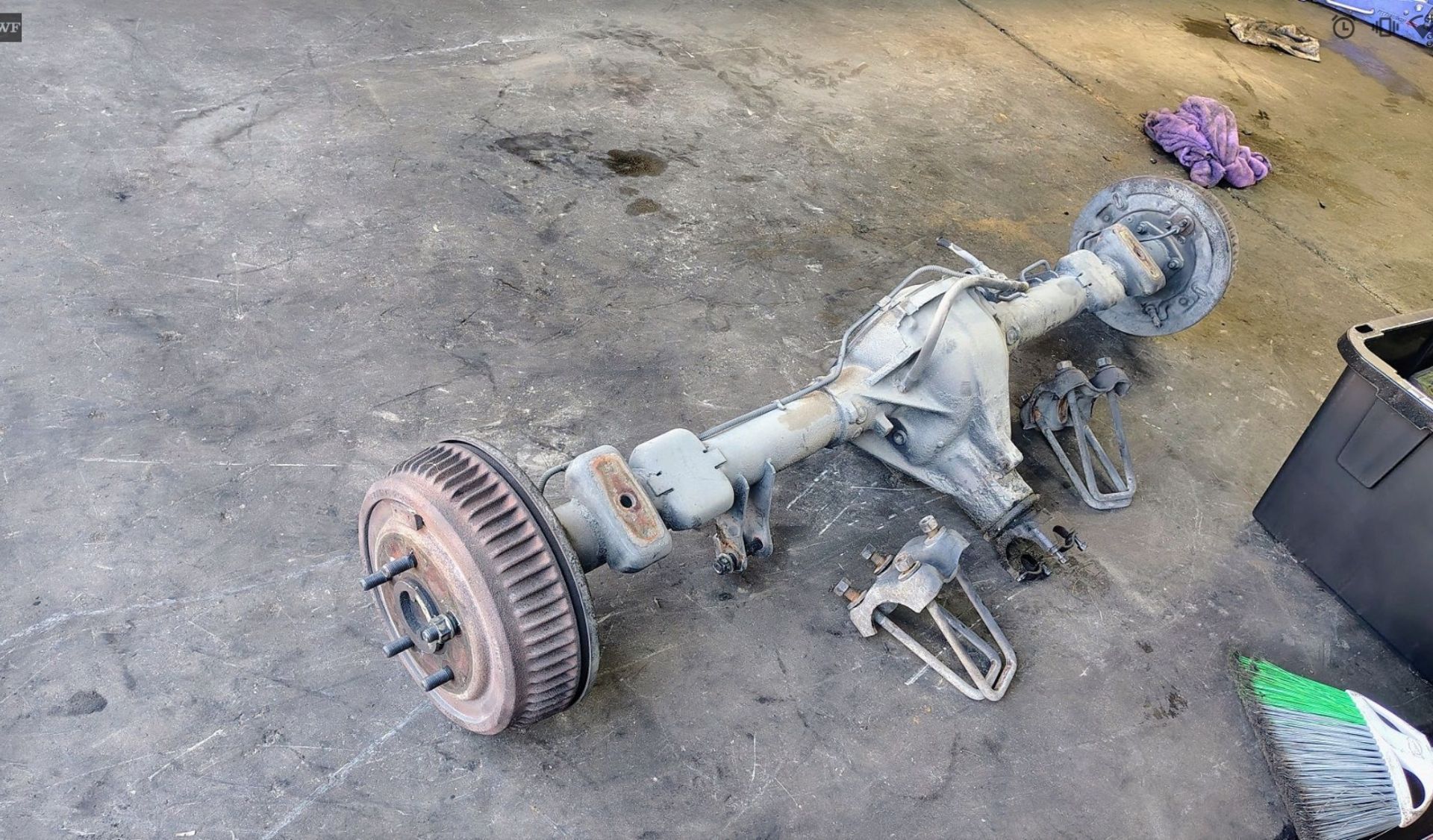 88-98 OBS 5 Lug Rear Axle