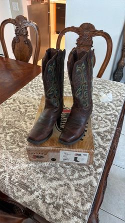 Women’s Boots Sz 8.5D