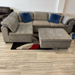 *Weekly Feature!!!*---Floating Lima Gray Fabric Sectional Sofa W/Ottoman---Delivery And Financing Available🫡