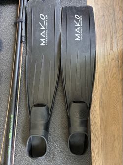 Speargun, Spearfishing bag, fins, weight belt, booties etc.