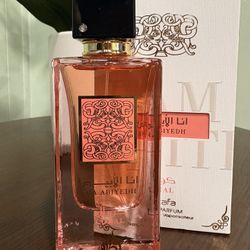 Lattafa Ana Abiyedh Perfume 