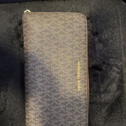 Large Michael Kors Wallet
