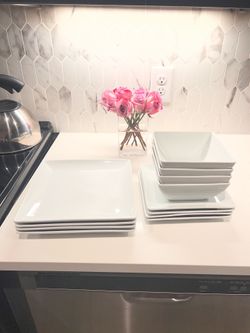 Crate & Barrel White Square Porcelain Dinnerware Set – Service for 4 (12 Pieces)