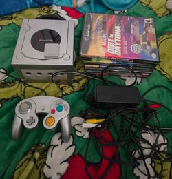 (Need Gone Today) Nintendo Gamecube (Silver) Comes With 9 Games and 1 Memory Card